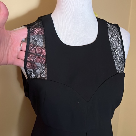 BCBG Size 12 LBD Fit-N-Flair CutOut Lace Apron Pencil Dress Elegant Sexy $299NEW - Picture 4 of 16